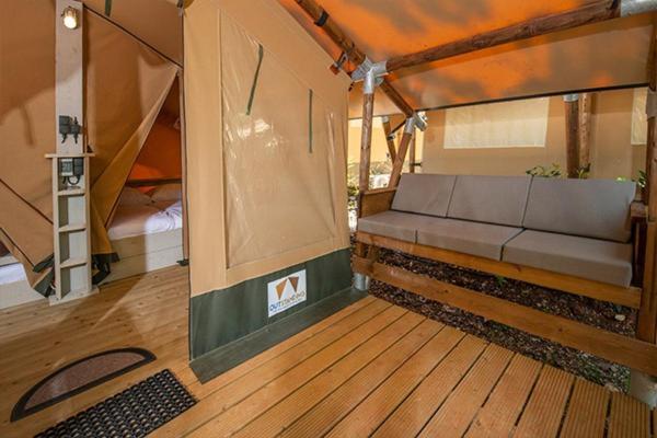 Eurocamp Tents At Campsite Polari 罗维尼 外观 照片