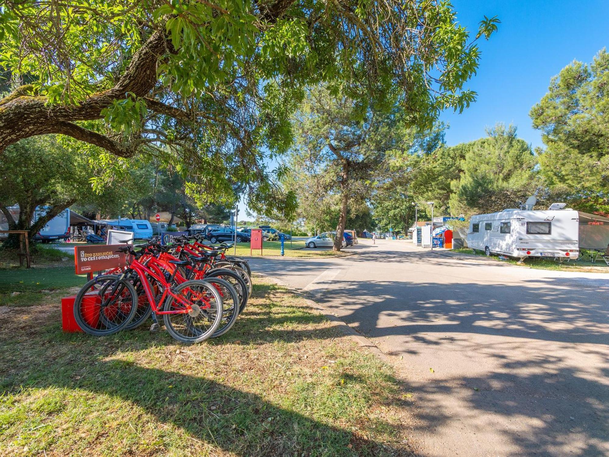 Eurocamp Tents At Campsite Polari 罗维尼 外观 照片